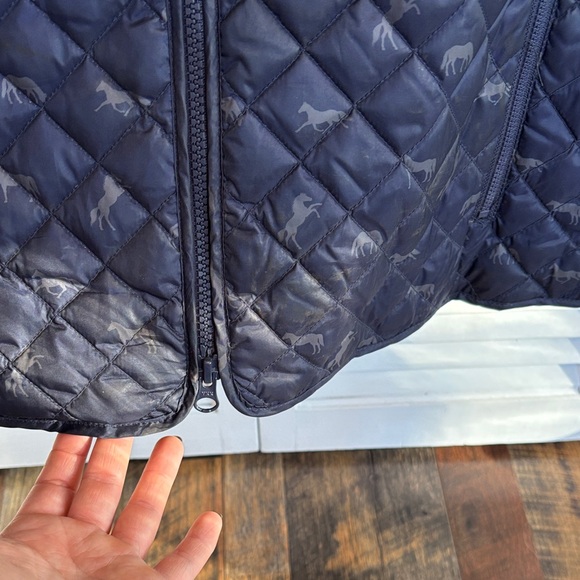Smartpak Piper Women's Navy Horse Print Quilted Vest - Picture 3 of 7